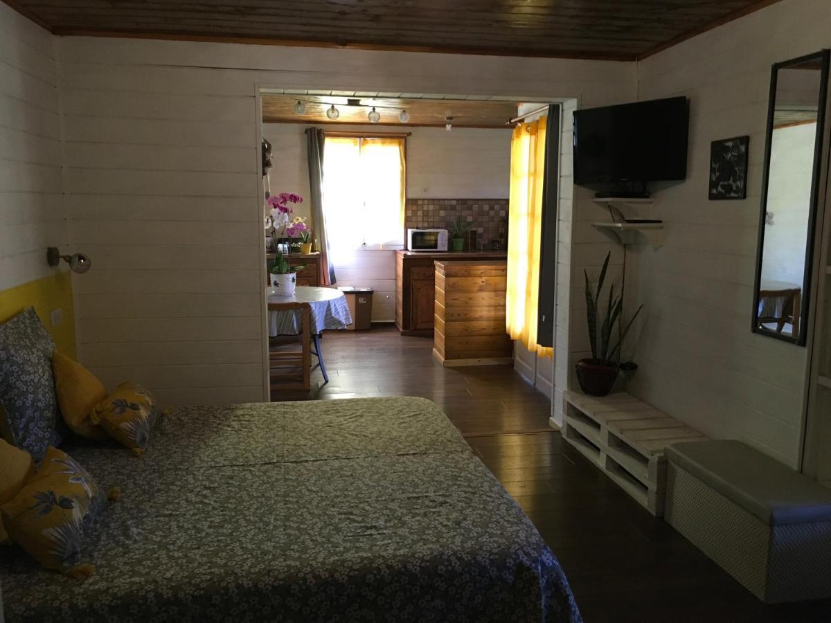 サラジー Ti Kaz Hoareau Bed & Breakfast エクステリア 写真