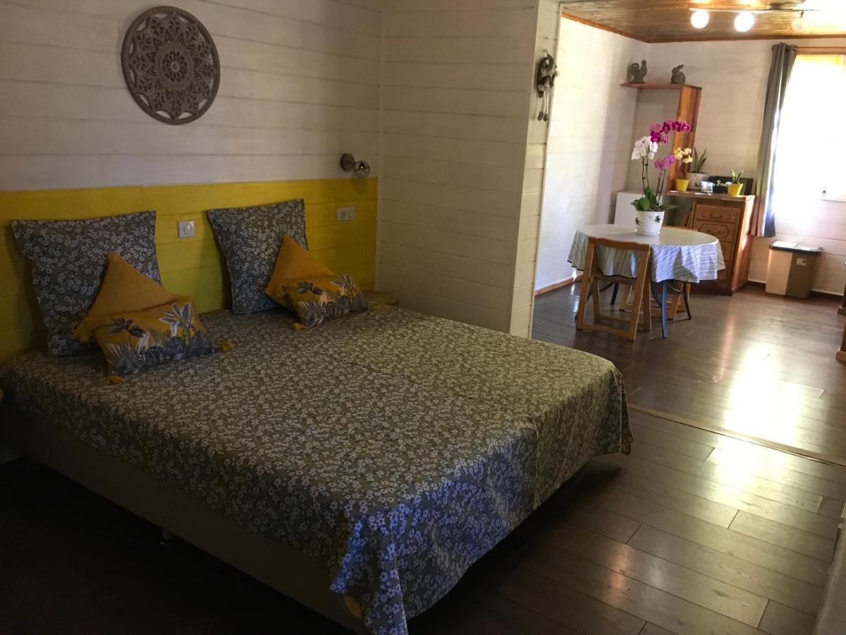 サラジー Ti Kaz Hoareau Bed & Breakfast エクステリア 写真