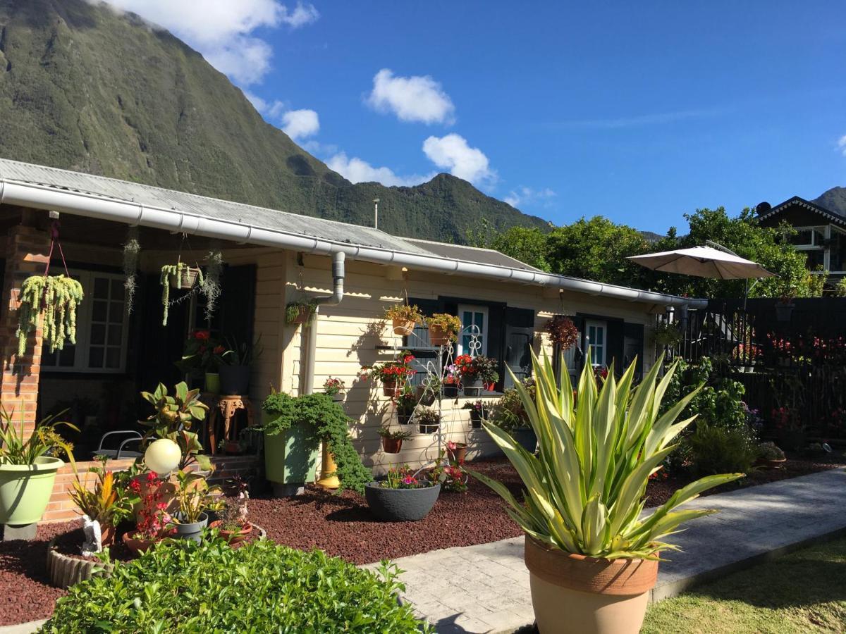 サラジー Ti Kaz Hoareau Bed & Breakfast エクステリア 写真